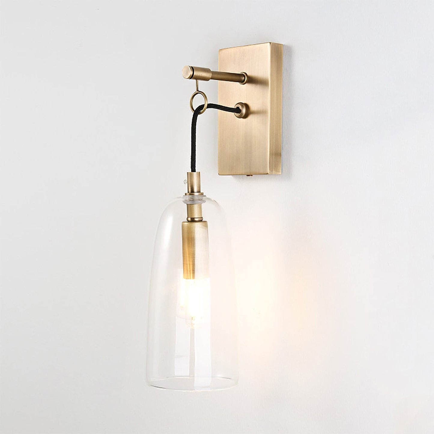 Rovaro Modern Brass Wall Sconce – Sleek Design for Elegant Indoor Lighting