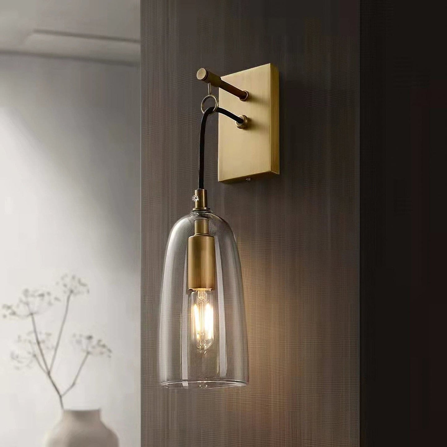 Rovaro Modern Brass Wall Sconce – Sleek Design for Elegant Indoor Lighting