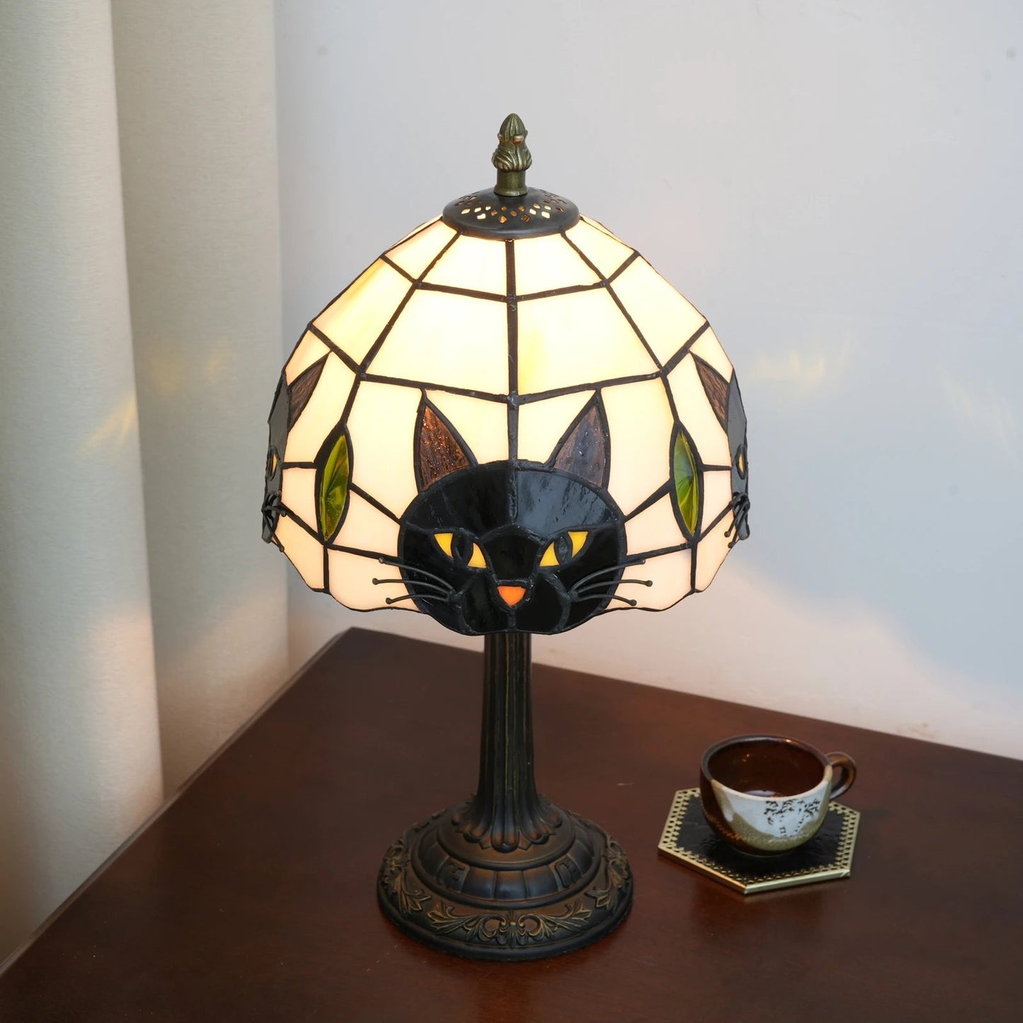 Felicity Cat Lovers Table Lamp – Vintage Stained Glass Shade for Whimsical Lighting