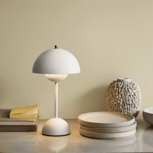 Kaleo Modern Table Lamp – Cordless Touch Control for Flexible Lighting