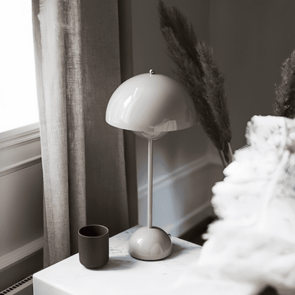 Kaleo Modern Table Lamp – Cordless Touch Control for Flexible Lighting