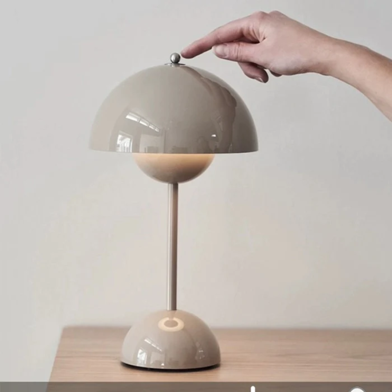 Kaleo Modern Table Lamp – Cordless Touch Control for Flexible Lighting