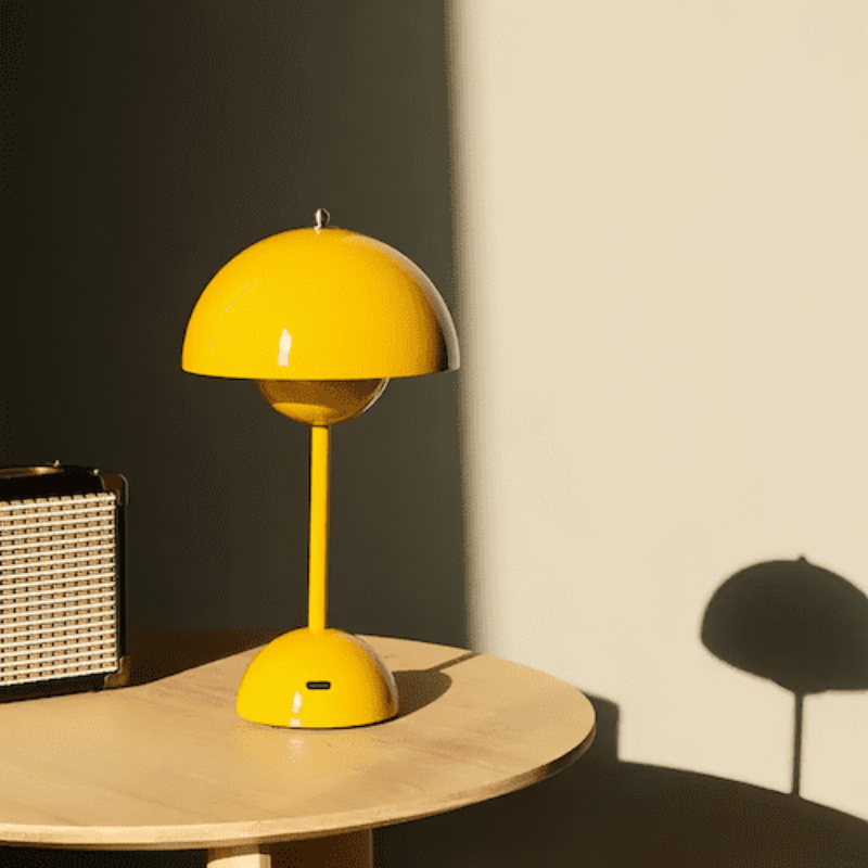 Kaleo Modern Table Lamp – Cordless Touch Control for Flexible Lighting