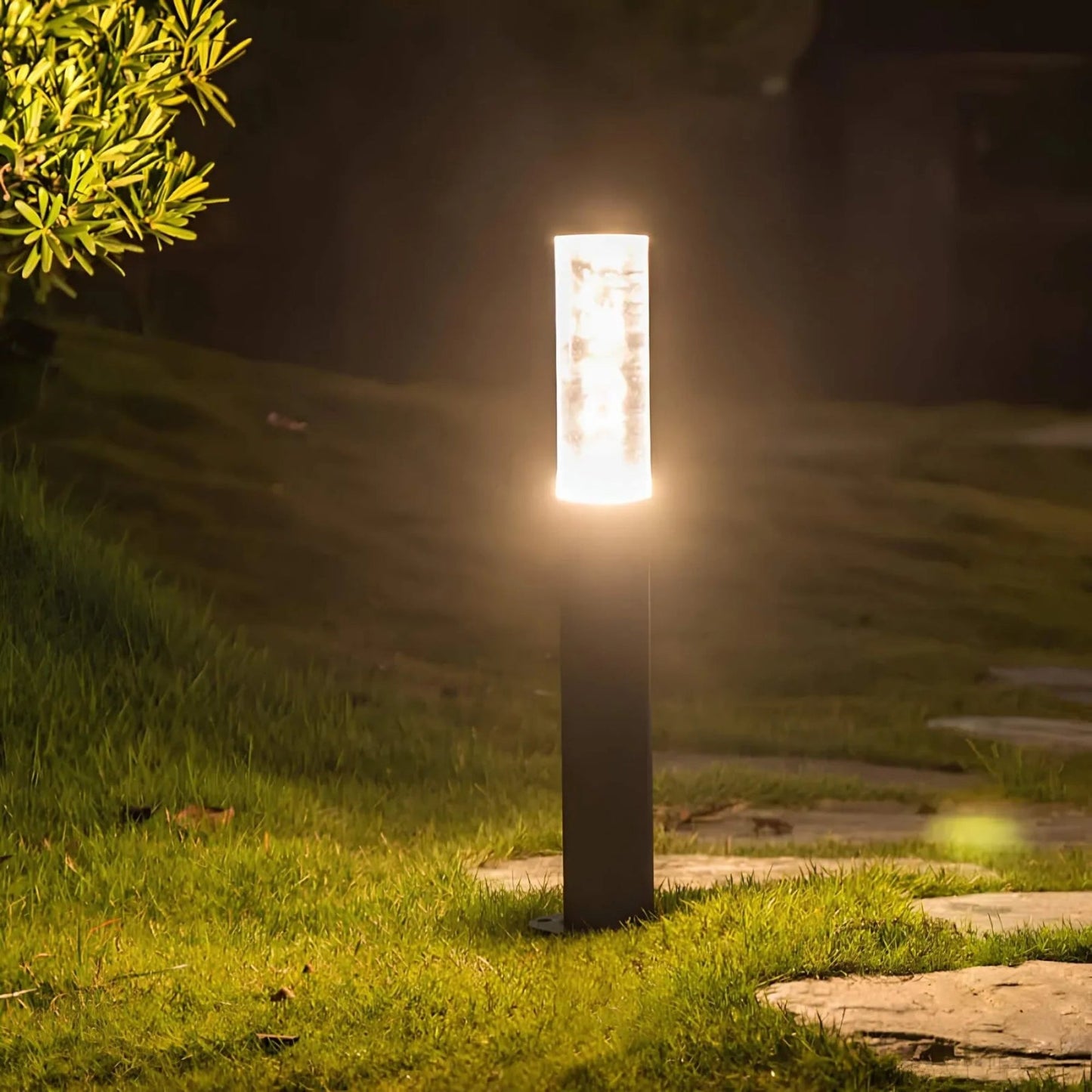 Evercrest Outdoor Pathway Light – Modern Garden Lighting for Safe Walkways