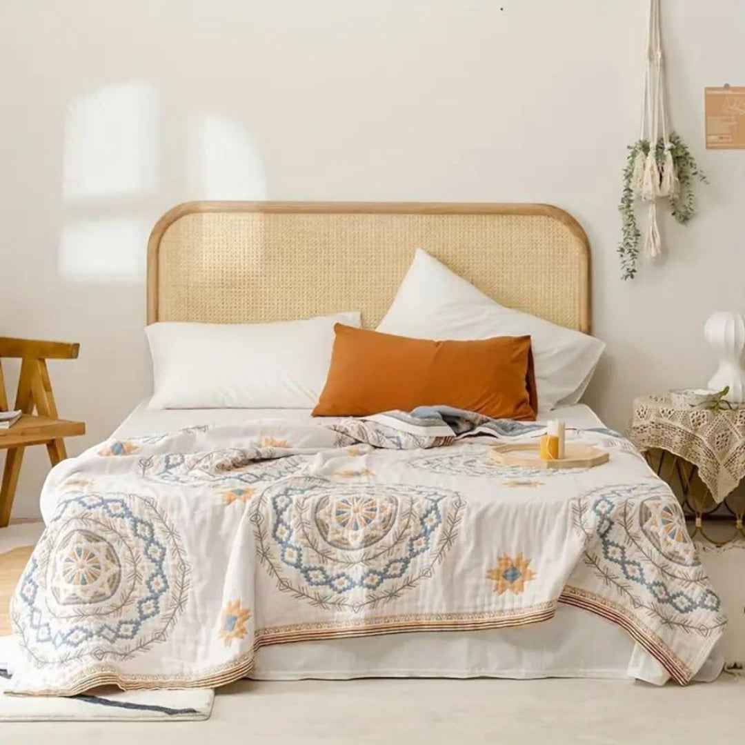 Elira Lightweight Knitted Throw Blanket – Cozy Decorative Boho Home Accent