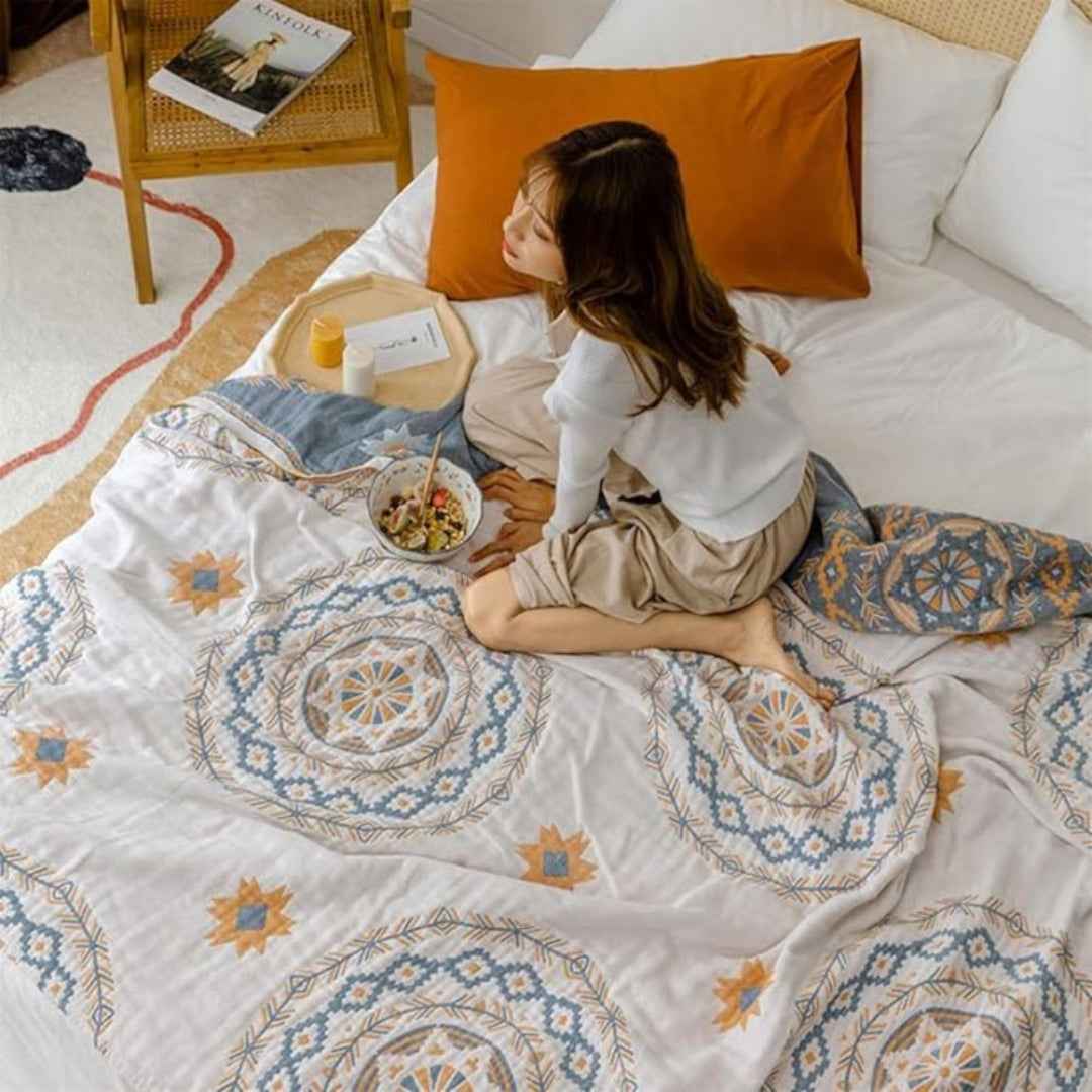 Elira Lightweight Knitted Throw Blanket – Cozy Decorative Boho Home Accent