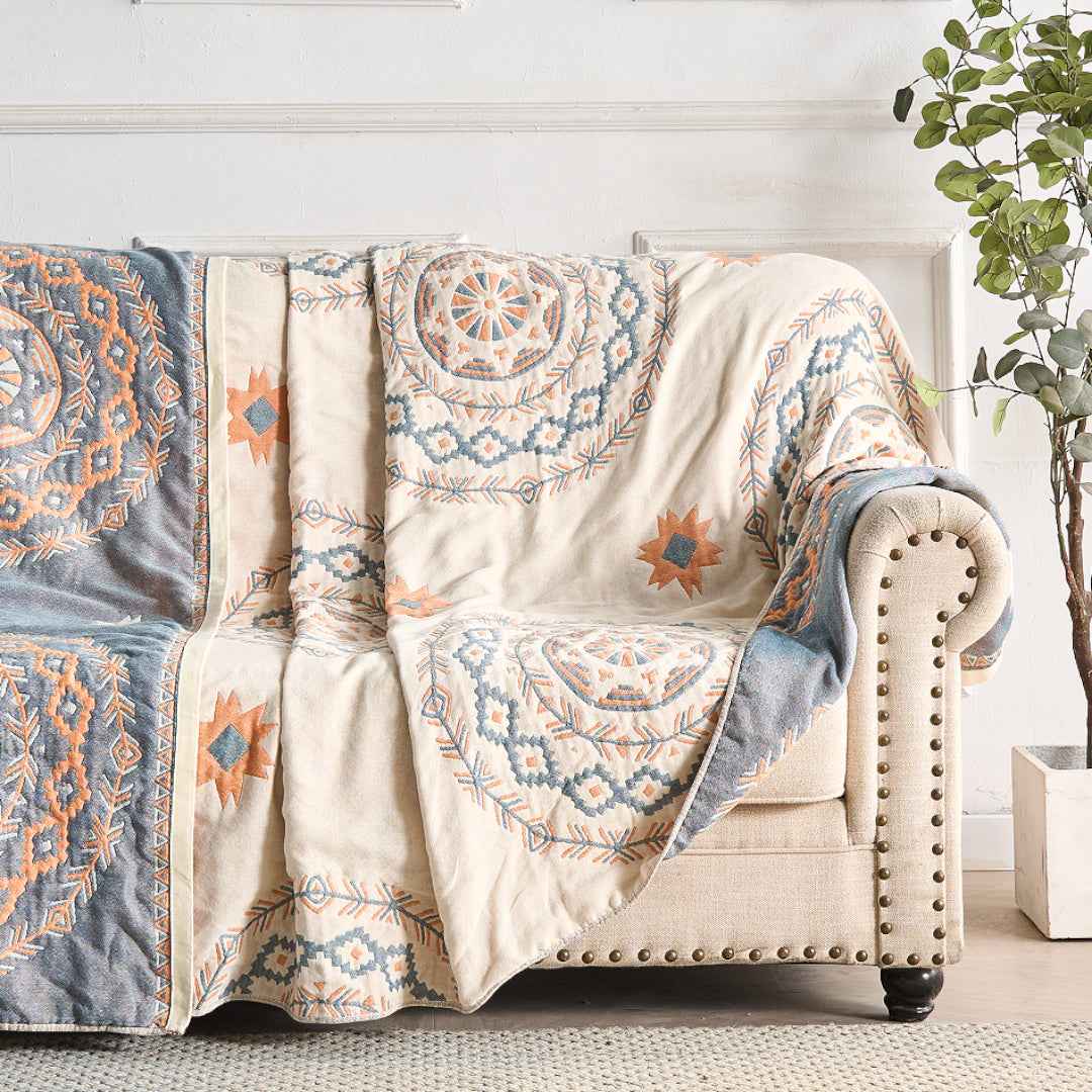 Elira Lightweight Knitted Throw Blanket – Cozy Decorative Boho Home Accent